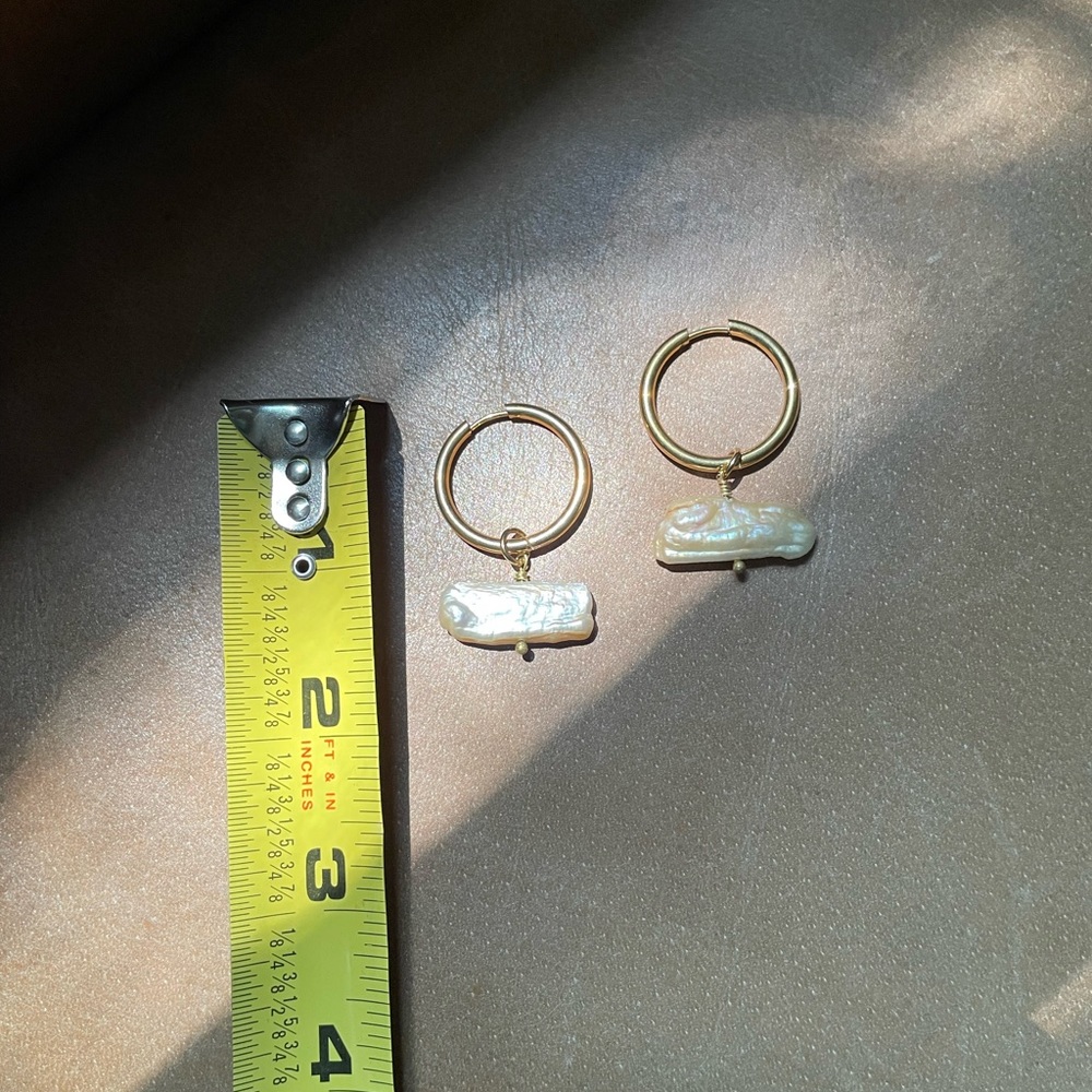 Pearl gold hoops beachy coastal vacation shell white gold plated glam - Picture 5 of 5